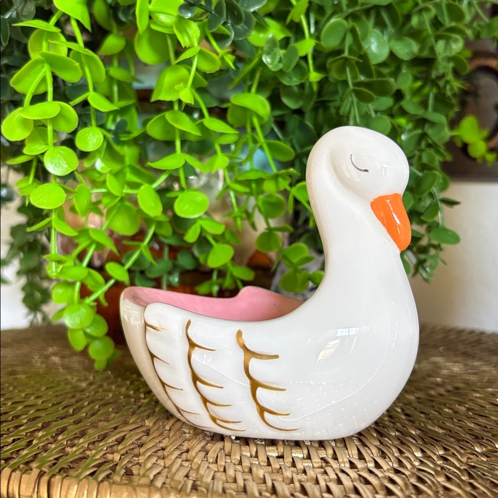 🆕Coquettish Ceramic Swan Trinket Dish
